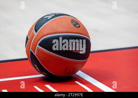 Olimpia Milano - Olympiakos euroleague Basket 2023-2024 - Mailand 17 oktober 2013 - im Foto - offizielle euroleague Ball Credit: Kines Milano/Alamy Live News Stockfoto