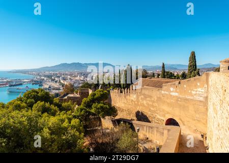 Blick auf die Stadt vom Castillo de Gibralfaro in der Stadt Malaga, Andalusien. Spanien Stockfoto