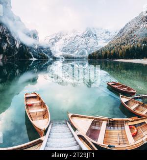 Tolle Szene der Pragser Wildsee. Lage Place Dolomite Nationalpark Fanes-Sennes-Prags, Italien. Europa. Retro- und Vintage-styl Stockfoto