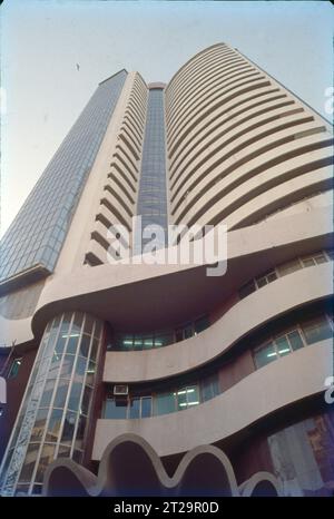 BSE Limited, auch bekannt als Bombay Stock Exchange, ist eine indische Börse an der Dalal Street in Mumbai. Phiroz Jeejeebhoy Towers, Dalal Street, Fort. Stockfoto