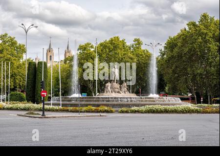 Plaza de Neptuno in Madrid, mit einer Statue des Gottes der römischen Mythologie, alias Poseidon in der griechischen Mythologie, Ort, an dem Atlético de Madrid-Fans feiern Stockfoto