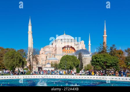 Istanbul, Türkei, Hagia Sophia (türkisch Ayasofya camii) ist eine Moschee und eine bedeutende kulturelle und historische Stätte in Istanbul. Nur redaktionell. Stockfoto