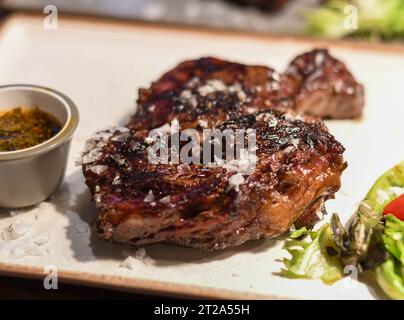 Ausgezeichnete Stücke von hochwertigem galizischem Rindfleisch Stockfoto