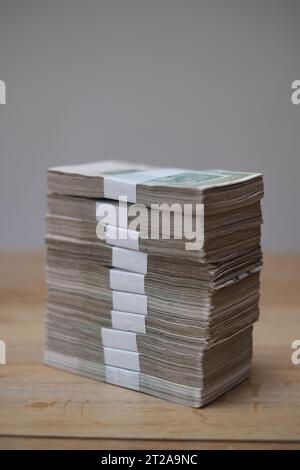 Stapel Bargeld - Millionen, Milliarden Dollar. Stockfoto