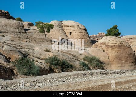 Berühmte antike Steingräber in bab AS-siq in der Nähe von Petra in Jordanien Stockfoto