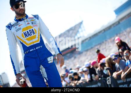 Concord, NC, USA. Oktober 2023. Chase Elliott (9) wird für die Bank of Amercia ROVAL 400 auf dem Charlotte Motor Speedway in Concord NC eingeführt. (Credit Image: © Stephen A Arce Grindstone Media/ASP) NUR REDAKTIONELLE VERWENDUNG! Nicht für kommerzielle ZWECKE! Stockfoto