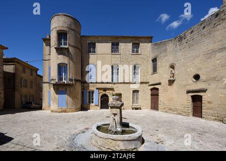 Château Grambois oder Grambois Chateau und Courtyard Grambois Luberon Provence Frankreich Stockfoto