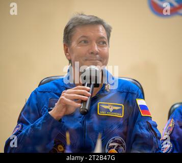 Expedition 70 Pressekonferenz. Expedition 70 der Kosmonaut Oleg Kononenko wird während einer Pressekonferenz am Donnerstag, den 14. September 2023 im Cosmonaut Hotel in Baikonur, Kasachstan, unter Quarantäne gestellt. Die Expedition 70 der NASA-Astronaut Loral O'Hara, die Roscosmos-Kosmonauten Oleg Kononenko und Nikolai Chub sollen am 15. September an Bord ihres Sojus MS-24-Raumschiffs starten. Stockfoto