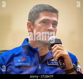 Expedition 70 Pressekonferenz. Expedition 70 Kosmonauten Nikolai Chub wird während einer Pressekonferenz am Donnerstag, den 14. September 2023 im Cosmonauten Hotel in Baikonur, Kasachstan, unter Quarantäne gestellt. Die Expedition 70 der NASA-Astronaut Loral O'Hara, die Roscosmos-Kosmonauten Oleg Kononenko und Nikolai Chub sollen am 15. September an Bord ihres Sojus MS-24-Raumschiffs starten. Stockfoto