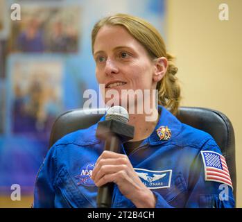 Expedition 70 Pressekonferenz. Expedition 70 der Astronaut Loral O'Hara wird während einer Pressekonferenz am Donnerstag, den 14. September 2023 im Cosmonaut Hotel in Baikonur, Kasachstan, unter Quarantäne gestellt. Die Expedition 70 der NASA-Astronaut Loral O'Hara, die Roscosmos-Kosmonauten Oleg Kononenko und Nikolai Chub sollen am 15. September an Bord ihres Sojus MS-24-Raumschiffs starten. Stockfoto