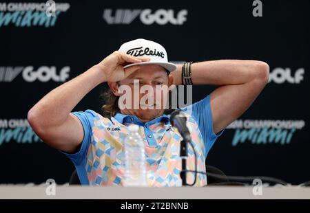 Miami, Vereinigte Staaten Von Amerika. Oktober 2023. DORAL, FLORIDA - 18. OKTOBER: Captain Cameron Smith von Ripper GC spricht mit den Medien während einer Pressekonferenz vor dem LIV Golf Invitational - Miami im Trump National Doral Miami am 18. Oktober 2023 in Doral, Florida. (Foto: Alberto E. Tamargo/SIPA USA) Credit: SIPA USA/Alamy Live News Stockfoto