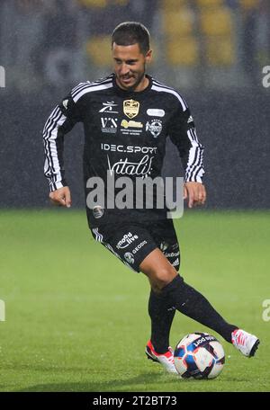 Calais, Frankreich. Oktober 2023. Belgischer Eden Hazard in Aktion während eines Gala-Fußballspiels zwischen Variety Club France mit verschiedenen Persönlichkeiten und einer Mannschaft von Calais, für den Verein Les Pieces Jaunes, Mittwoch, den 18. Oktober 2023, in Calais, Frankreich. Belgian Hazard gab letzte Woche seinen Rücktritt bekannt. BELGA PHOTO VIRGINIE LEFOUR Credit: Belga News Agency/Alamy Live News Stockfoto