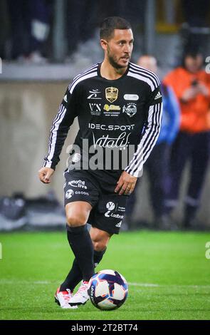 Calais, Frankreich. Oktober 2023. Belgischer Eden Hazard in Aktion während eines Gala-Fußballspiels zwischen Variety Club France mit verschiedenen Persönlichkeiten und einer Mannschaft von Calais, für den Verein Les Pieces Jaunes, Mittwoch, den 18. Oktober 2023, in Calais, Frankreich. Belgian Hazard gab letzte Woche seinen Rücktritt bekannt. BELGA PHOTO VIRGINIE LEFOUR Credit: Belga News Agency/Alamy Live News Stockfoto
