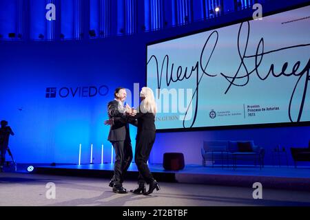 Oviedo. Spanien. 20231018 nimmt Antonio Banderas, Meryl Streep, am 18. Oktober 2023 an der Konferenz „Sin Guion“ während der Princesa de Asturias Awards 2023 im Palacio de Congresos in Oviedo, Spanien, Teil Stockfoto