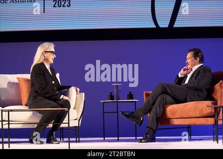 Oviedo. Spanien. 20231018 nimmt Antonio Banderas, Meryl Streep, am 18. Oktober 2023 an der Konferenz „Sin Guion“ während der Princesa de Asturias Awards 2023 im Palacio de Congresos in Oviedo, Spanien, Teil Stockfoto