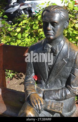 GRANADA, SPANIEN - 26. OKTOBER 2016: Statue des berühmten spanischen Dichters Federico Garcia Lorca in Granada Stockfoto