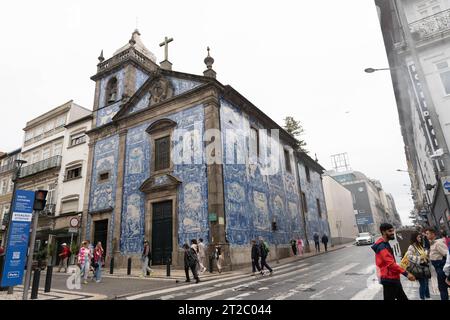 Capela das Almas mit Azulejo Tiles in Porto, Portugal Stockfoto