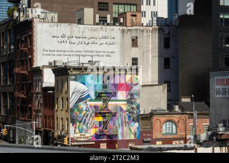 Eduardo Kobras ikonisches Wandbild von Mutter Teresa und Mahatma Gandhi ist von der High Line in der W. 18th St., 2023, New York City, USA, zu sehen Stockfoto