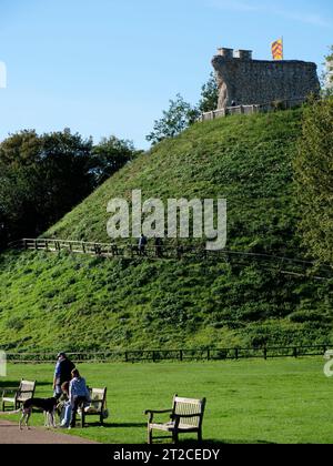Clare Castle Ruine, Clare Castle Country Park, Stour Valley, Suffolk, England, Großbritannien Stockfoto