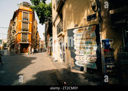 Valencia, Spanien - 18. Oktober 2023 Straße in Valencia Spanien. . Hochwertige Fotos Stockfoto