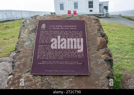 Gedenktafel zum Cape Spear Lighthouse an der National Historic Site des Cape Spear Lighthouse in St. John's, Neufundland & Labrador, Kanada Stockfoto