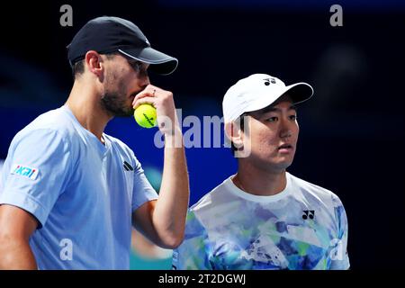 Ariake Coliseum, Tokio, Japan. Oktober 2023. Ben McLachlan & Yoshihito Nishioka (JPN), 18. OKTOBER 2023 - Tennis : Kinoshita Group Japan Open Tennis Championships 2023 Männer Doppel 1. Runde im Ariake Coliseum, Tokio, Japan. Quelle: Naoki Nishimura/AFLO SPORT/Alamy Live News Stockfoto