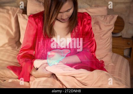 Das Foto von der Leber auf der Frau Körper gegen grauen Hintergrund, Hepatitis, Konzept mit Gesundheitswesen und Medizin Stockfoto