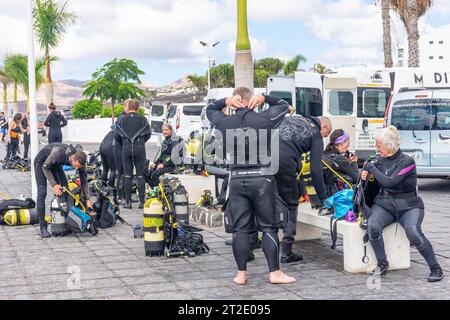 Tauchschoool in Playa Chica, Puerto del Carmen, Lanzarote, Kanarischen Inseln, Königreich Spanien Stockfoto