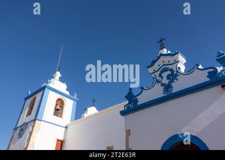 Igreja do Divino Salvador, Kirche aus dem 16. Jahrhundert in Alvor, Algarve, Portugal, Europa Stockfoto