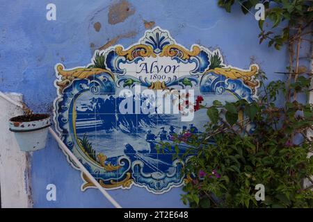 Portugiesische traditionelle Zinnfliesen, Alvor, Algarve, Portugal, Europa Stockfoto