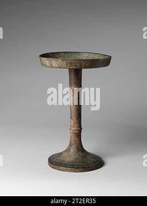 Lampe China Han Dynastie (206 BCE–220 CE) mehr anzeigen. Lampe. China. Bronze. Han Dynastie (206 v. Chr.–220 v. Chr.). Metallverarbeitung Stockfoto