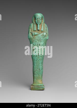 Shabti des Kommandanten der königlichen Flotte Tjanenhebu Spätperiode 570–526 v. Chr. siehe 10.130.1047a mehr anzeigen. Shabti vom Kommandeur der königlichen Flotte Tjanenhebu. 570–526 V. CHR. Fayence. Verspätete Periode. Vermutlich aus Ägypten, Memphite Region, Sakkara, Grab von Tjanenhebu. Dynastie 26 (Saite) Stockfoto