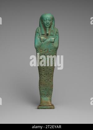 Shabti des Kommandanten der königlichen Flotte Tjanenhebu Spätperiode 570–526 v. Chr. siehe 10.130.1047a mehr anzeigen. Shabti vom Kommandeur der königlichen Flotte Tjanenhebu. 570–526 V. CHR. Fayence. Verspätete Periode. Vermutlich aus Ägypten, Memphite Region, Sakkara, Grab von Tjanenhebu. Dynastie 26 (Saite) Stockfoto