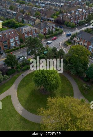 Aus der Vogelperspektive von Reihenhäusern in Wimbledon, Südwesten Londons Stockfoto