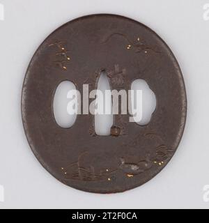 Schwertgarde (Tsuba) Japanisch ca. 1615–1868 Eine Tsuba ist ein Schwertwächter und Teil einer Schwertbefestigung. Er wird zwischen der Klinge des Schwerts und dem Griff montiert, um die Hände des Benutzers zu schützen. Stockfoto