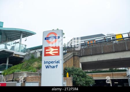 London – 2. Oktober 2023: Imperial Wharf Station – London Overground and National Rail Stockfoto