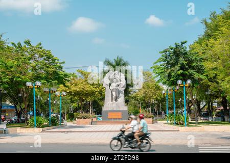 Nha Trang, Vietnam - 2. November 2022 : Vo Van Ky Park Monument in der Nähe der Nha Trang Station Stockfoto