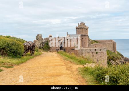 Schloss Fort-la-Latte neben Kap Frehel und in der Nähe von Saint-Malo, Plevenon Halbinsel, Französisch Bretagne. Frankreich Stockfoto