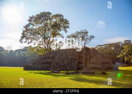 Hintergrundbeleuchtung der Maya-Pyramiden in den Copan Ruinen-Tempeln. Honduras Stockfoto