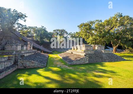 Das Feld des Ballspiels in den Tempeln von Copan Ruinas von oben. Honduras Stockfoto