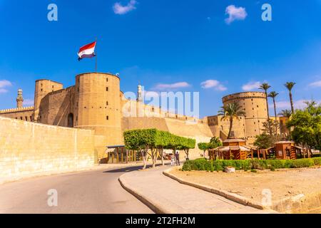 Außenansicht der Alabaster-Moschee und Mauer in der Stadt Kairo, der Hauptstadt Ägyptens. Afrika Stockfoto