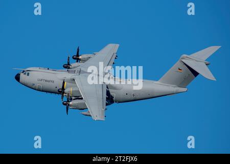 Luftwaffe A400M Atlas im Flug. Stockfoto