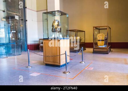 Kairo, Ägypten, Oktober 2020: Die wunderschönen ägyptischen Skulpturen der alten ägyptischen Pharaonen im Ägyptischen Museum in Kairo Stockfoto