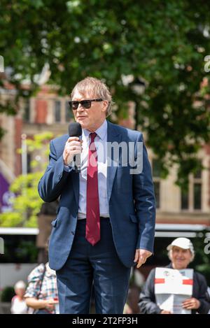 Sir David Amess Abgeordneter sprach bei einer Demonstration in London, die gegen den Transport von Lebendvieh, insbesondere Lebendexporte aus dem Vereinigten Königreich, protestierte Stockfoto