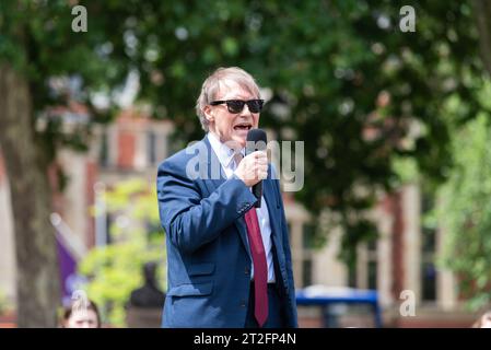 Sir David Amess Abgeordneter sprach bei einer Demonstration in London, die gegen den Transport von Lebendvieh, insbesondere Lebendexporte aus dem Vereinigten Königreich, protestierte Stockfoto