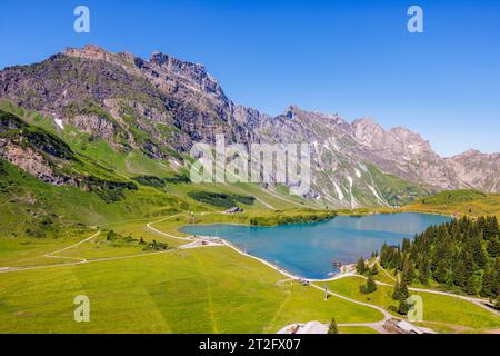 Trubsee im Kanton Nidwalden, Zentralschweiz, ein Alpensee am Fuße des Titlis oberhalb des Dorfes Engelberg Stockfoto