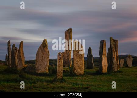 Die Callanish Stones sind ein geheimnisvoller und beeindruckender megalithischer Steinkreis auf der Isle of Lewis in den Äußeren Hebriden Schottlands. Stockfoto