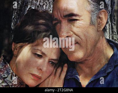 Ingrid Berman, Anthony Quinn, am Set des Films „A Walk in the Spring Rain“, Columbia Pictures, 1970 Stockfoto