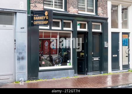 Barney's Coffeeshop in der Haarlemmerstraat, Amsterdam. Stockfoto