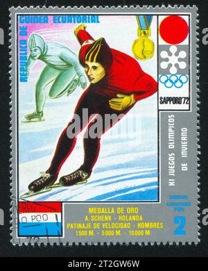 ÄQUATORIALGUINEA - CA. 1972: Stempel gedruckt von Äquatorialguinea, zeigt Speed Skating, ca. 1972 Stockfoto